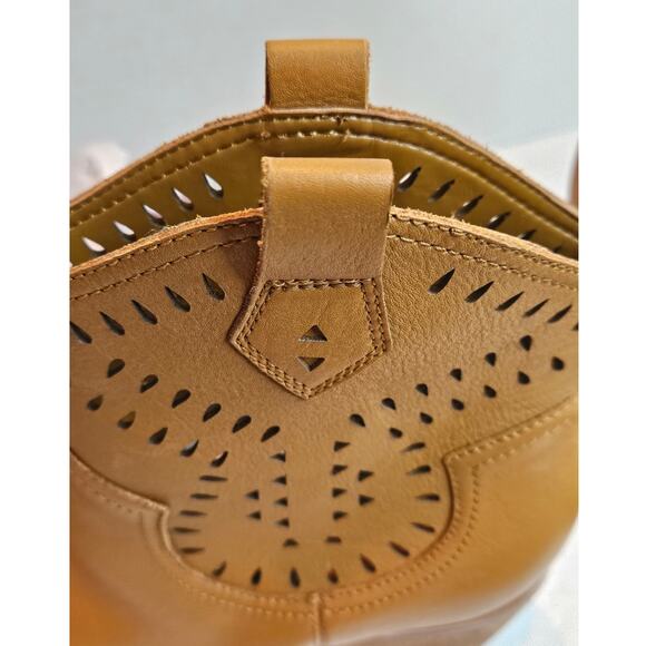 Marc Fisher LTD New Women's 8M Elyma Bootie Boots Pointed Toe Stacked wood heel - Picture 4 of 10